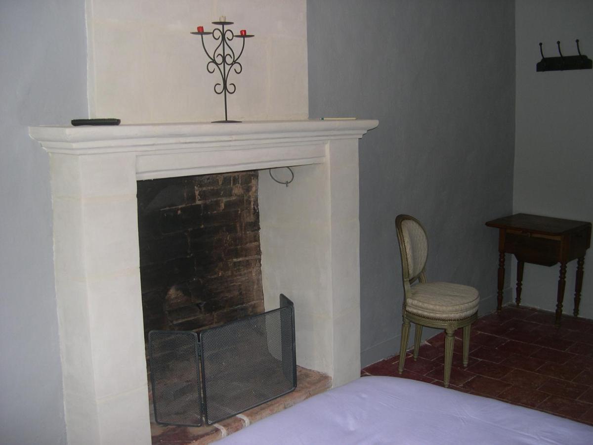 L'Ancien Prieure Acomodação com café da manhã Saint-Jean-de-la-Motte Exterior foto